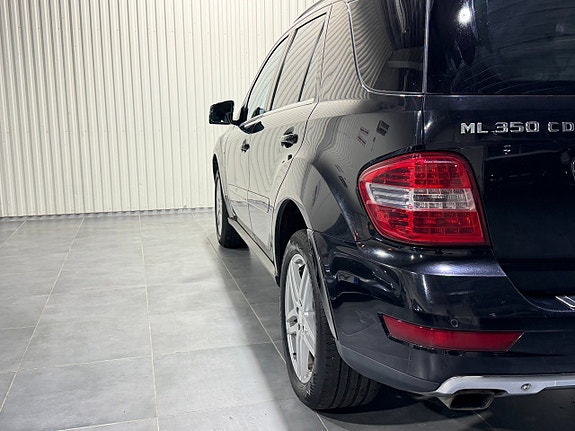 Mercedes-Benz ML350 8 of 22