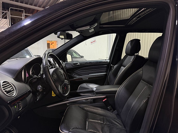 Mercedes-Benz ML350 14 of 22