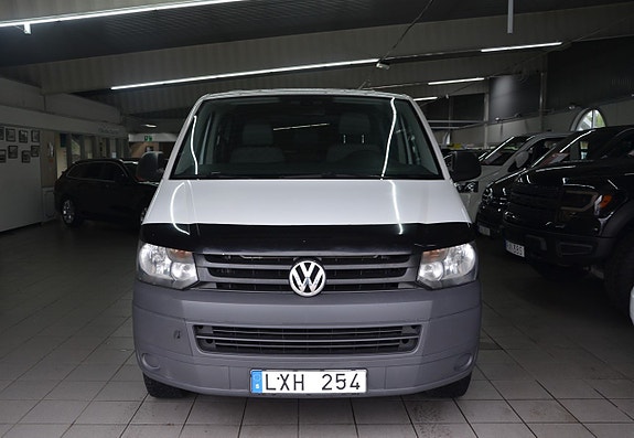 Volkswagen Caravelle 12 of 13
