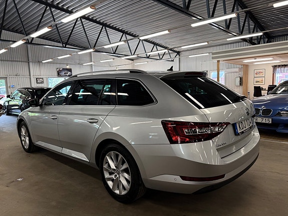 Skoda Superb 6 of 10