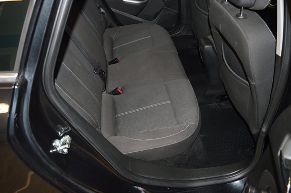 Opel Astra 18 of 21