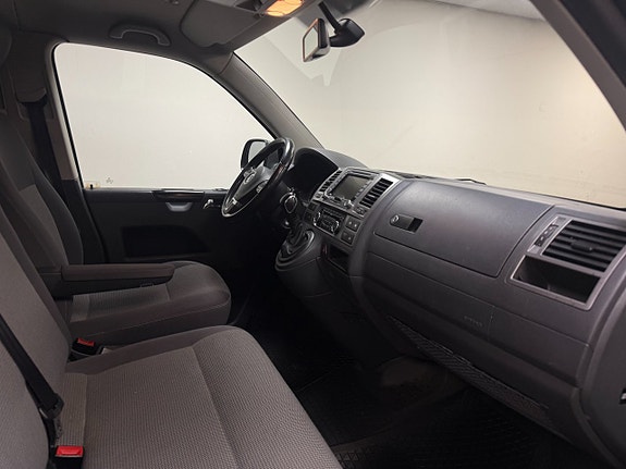 Volkswagen Caravelle - 14