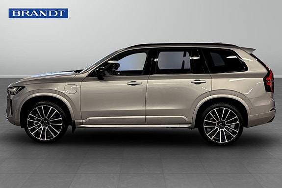 Volvo XC90 3 of 5