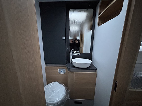 Adria Coral PLUS 670 SL 18 of 21