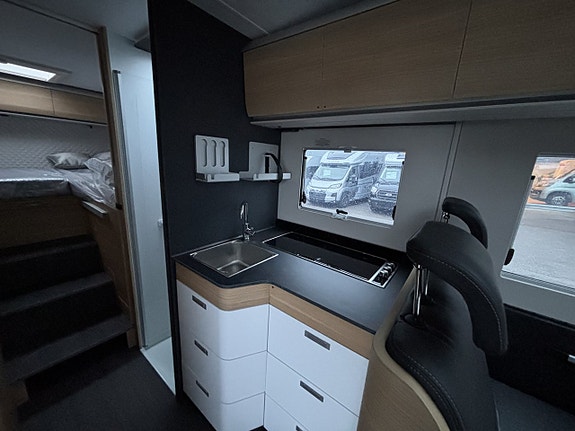 Adria Coral PLUS 670 SL 14 of 21