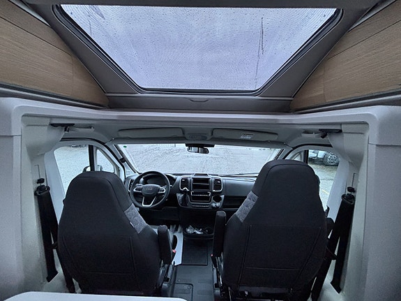 Adria Coral PLUS 670 SL 12 of 21