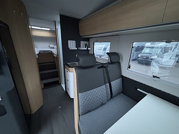 Adria Coral PLUS 670 SL 13 of 21