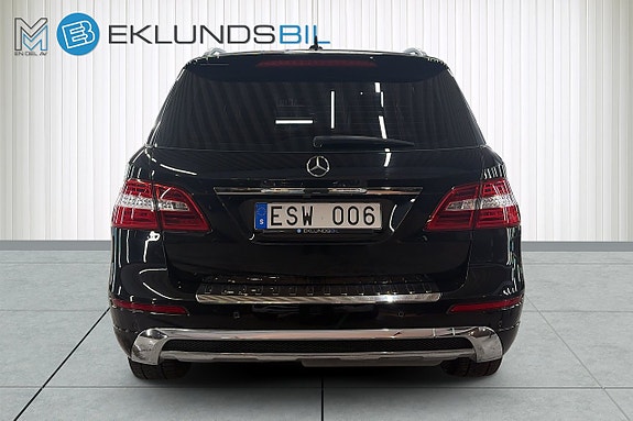 Mercedes-Benz ML350 5 of 19