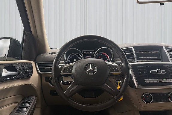 Mercedes-Benz ML350 13 of 19
