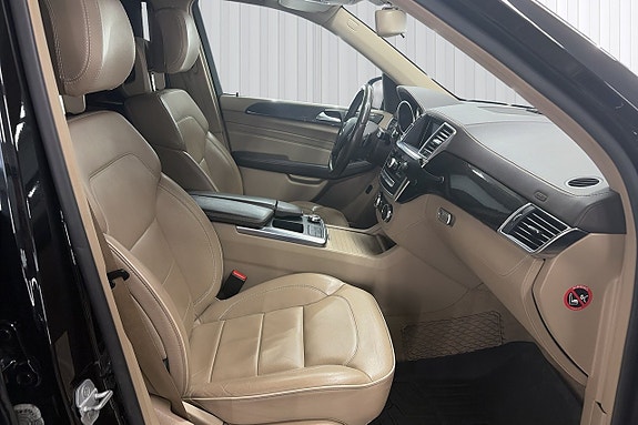 Mercedes-Benz ML350 15 of 19