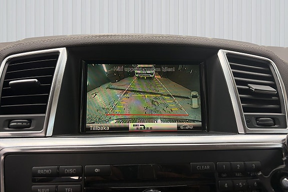 Mercedes-Benz ML350 12 of 19