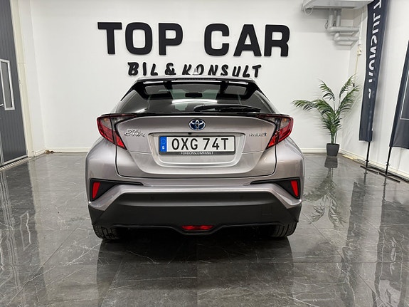Toyota C-HR 4 of 5
