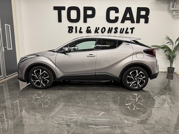 Toyota C-HR 3 of 5