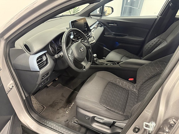 Toyota C-HR 5 of 5