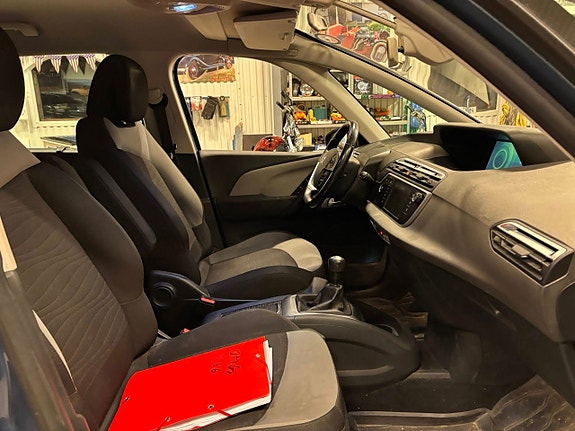 Citroen Grand C4 Picasso 7 of 15