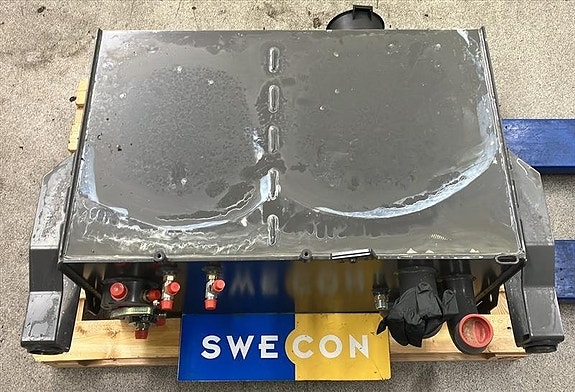 Volvo L110E HYDRAULOLJETANK