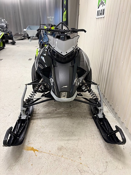 Arctic Cat XF 8000 High Country Ltd ES 141" 3 of 9