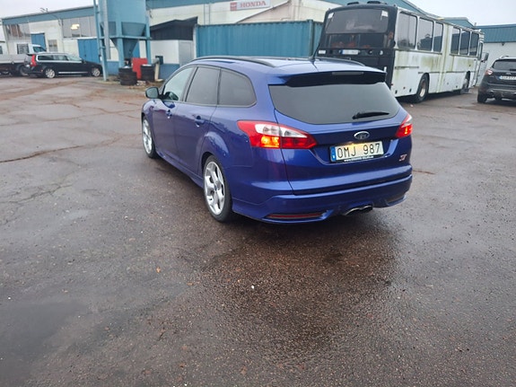 Ford Focus 4 of 5