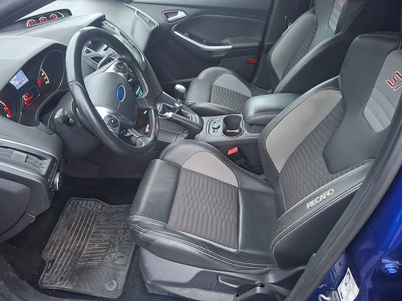 Ford Focus 6 of 12