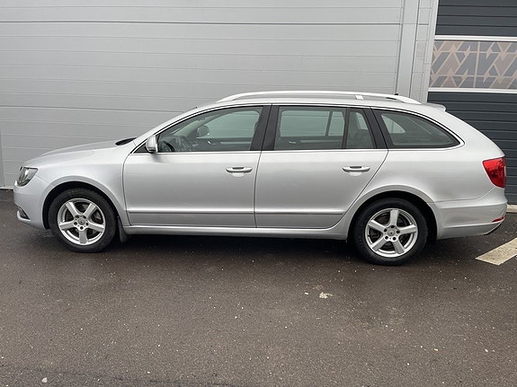 Skoda Superb 2 of 5