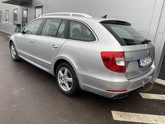 Skoda Superb 3 of 5