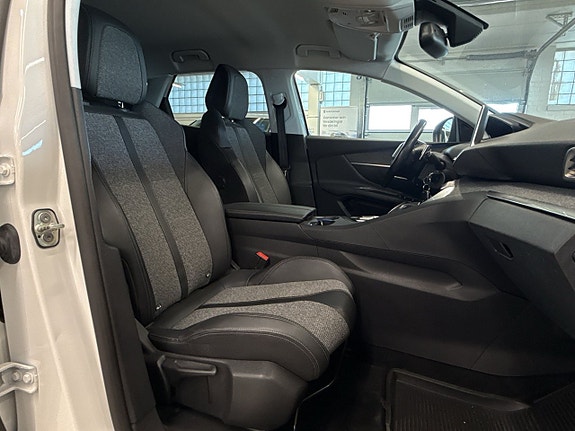 Peugeot 3008 16 of 27