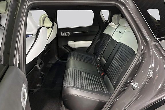 Kia EV4 11 of 27