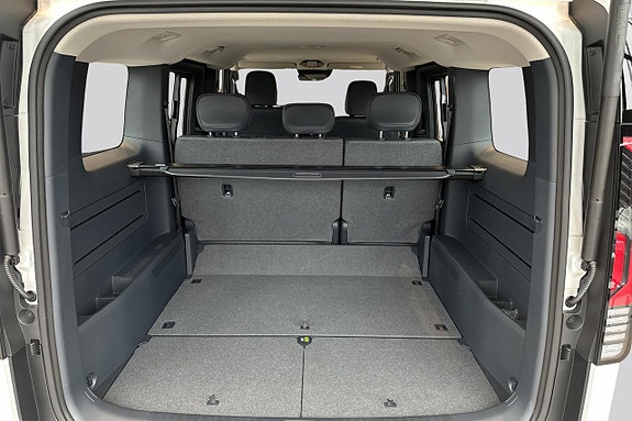 Kia PV5 12 of 28