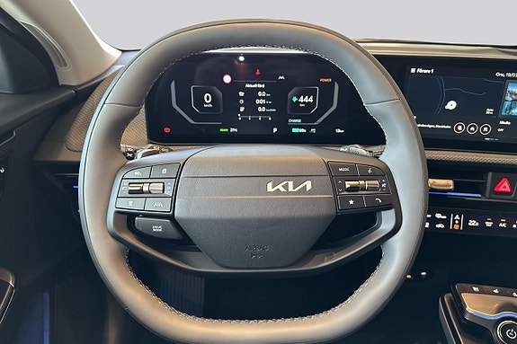 Kia EV6 8 of 21