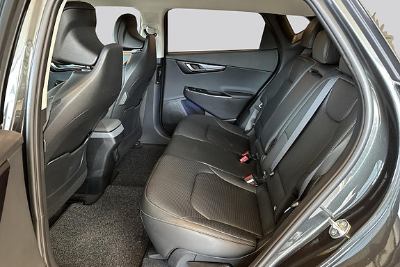 Kia EV6 10 of 21