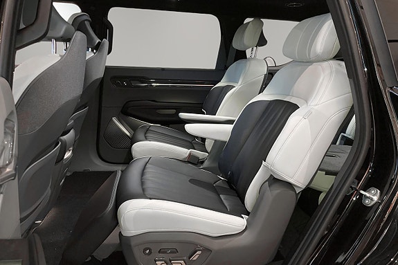 Kia EV9 16 of 28