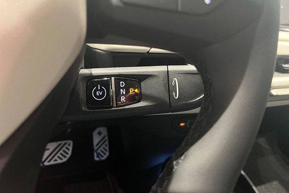 Kia EV4 12 of 26