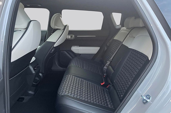 Kia EV4 12 of 26