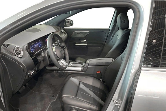 Mercedes-Benz EQA250+ 20 of 22