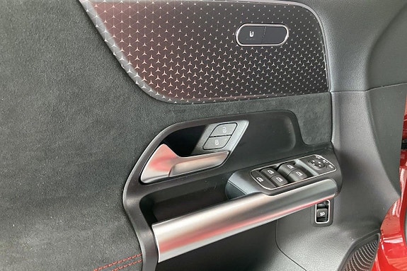 Mercedes-Benz EQA250+ 14 of 23