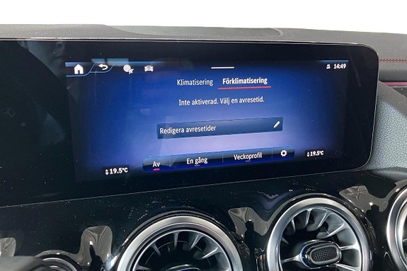 Mercedes-Benz EQA250+ 18 of 23