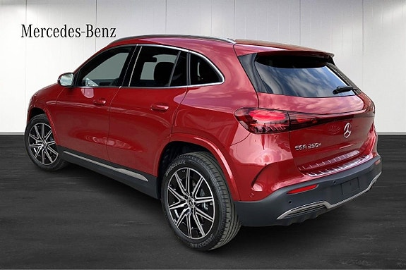 Mercedes-Benz EQA250+ 3 of 23