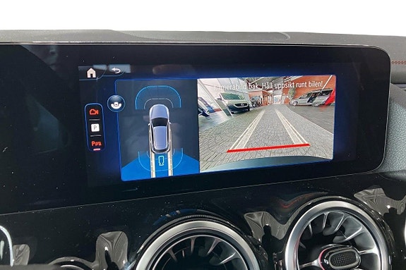 Mercedes-Benz EQA250+ 17 of 23