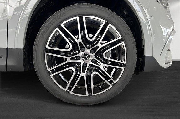 Mercedes-Benz GLA250 e 5 of 15