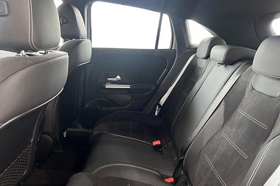Mercedes-Benz GLA250 e 10 of 15