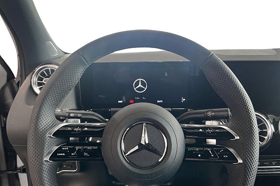 Mercedes-Benz GLA250 e 7 of 15