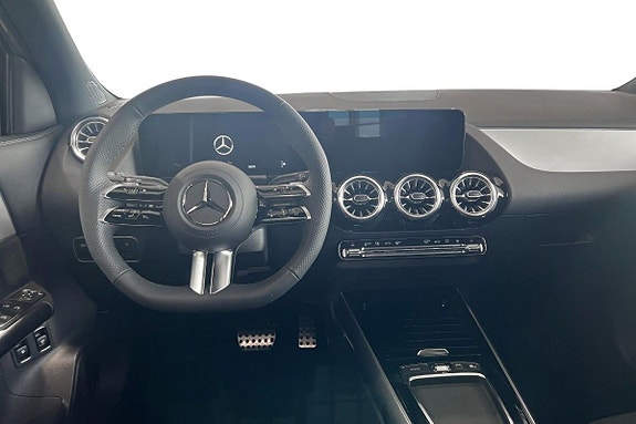 Mercedes-Benz GLA250 e 8 of 15