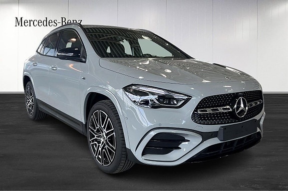 Mercedes-Benz GLA250 e 2 of 15