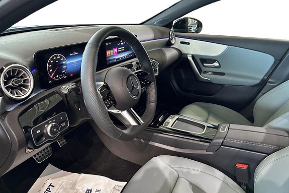 Mercedes-Benz A250 e 6 of 14