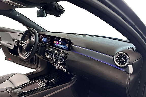 Mercedes-Benz A250 e 9 of 14