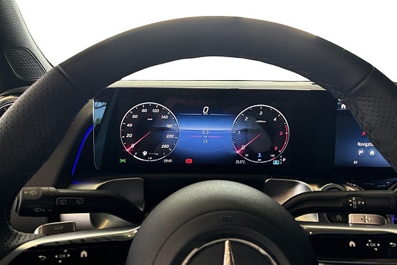 Mercedes-Benz GLB220 d 7 of 14