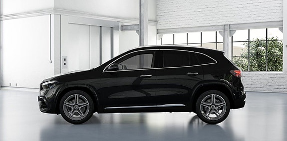 Mercedes-Benz GLA250 e 3 of 6