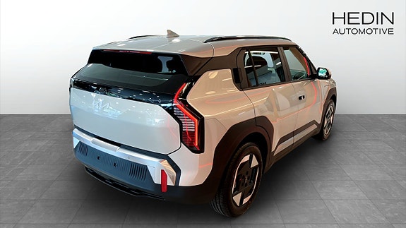 Kia EV3 2 of 5