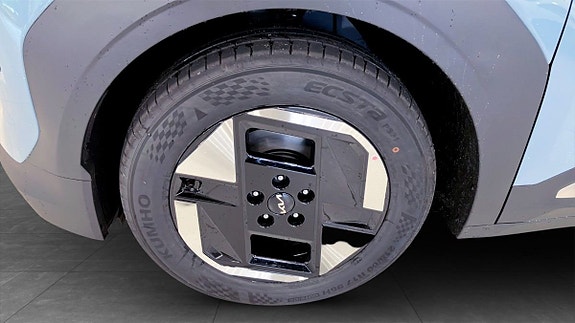 Kia EV3 9 of 12