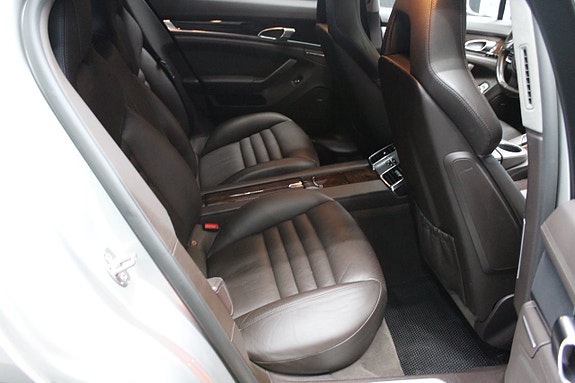Porsche Panamera Turbo 16 of 22